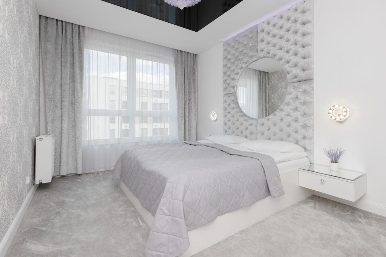 Elegant Apartments With Balcony & Parking Warsaw By Noclegi Renters Esterno foto