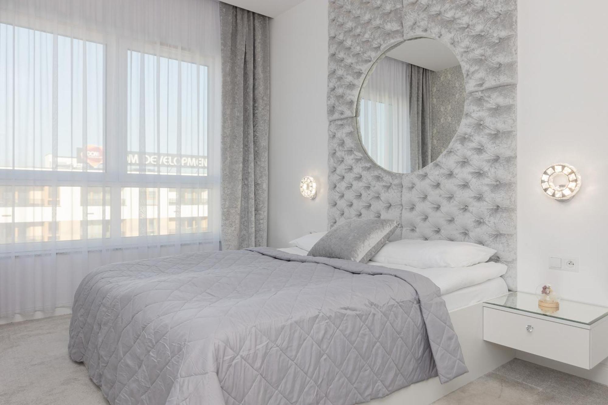 Elegant Apartments With Balcony & Parking Warsaw By Noclegi Renters Esterno foto