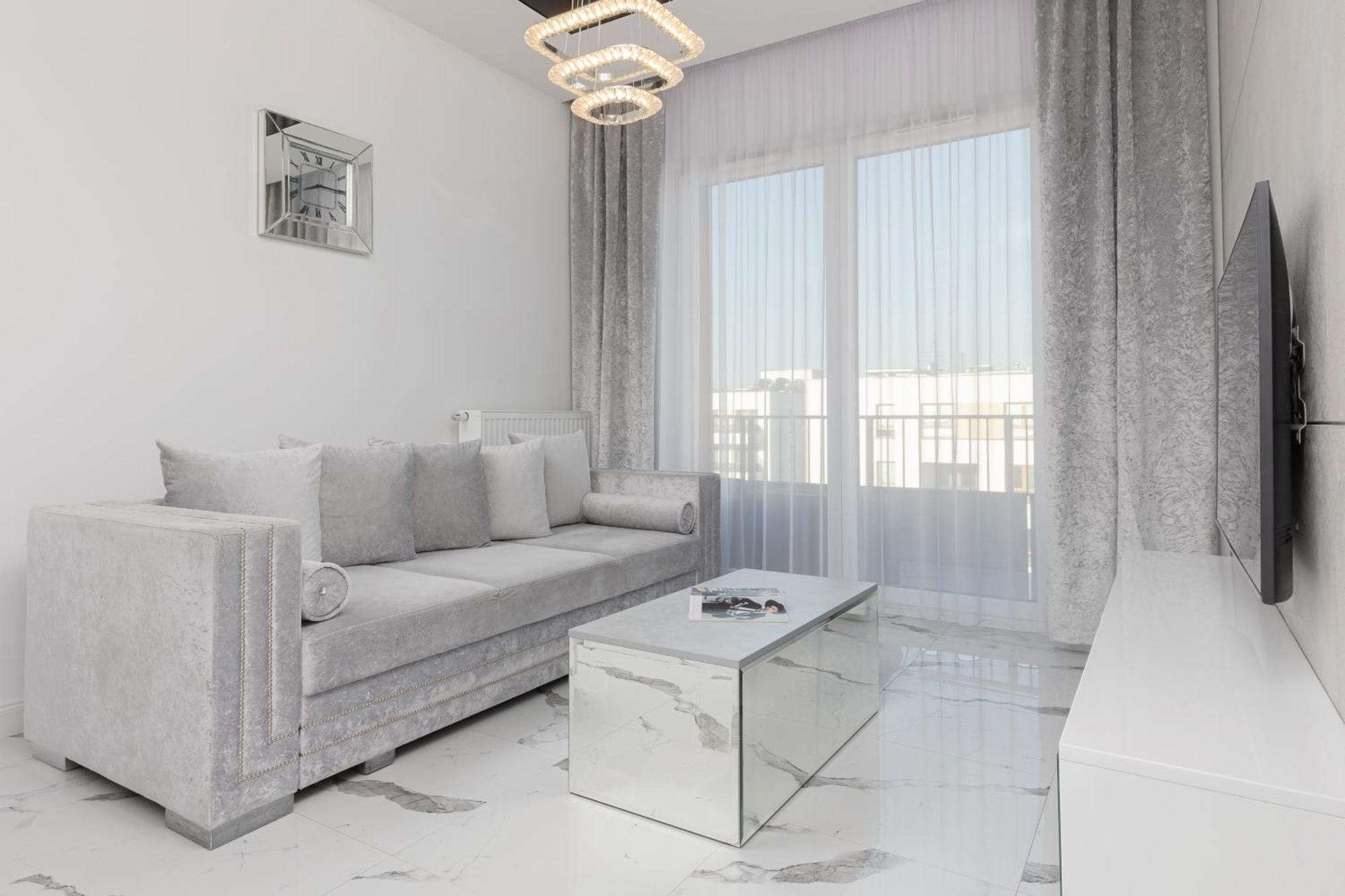 Elegant Apartments With Balcony & Parking Warsaw By Noclegi Renters Esterno foto