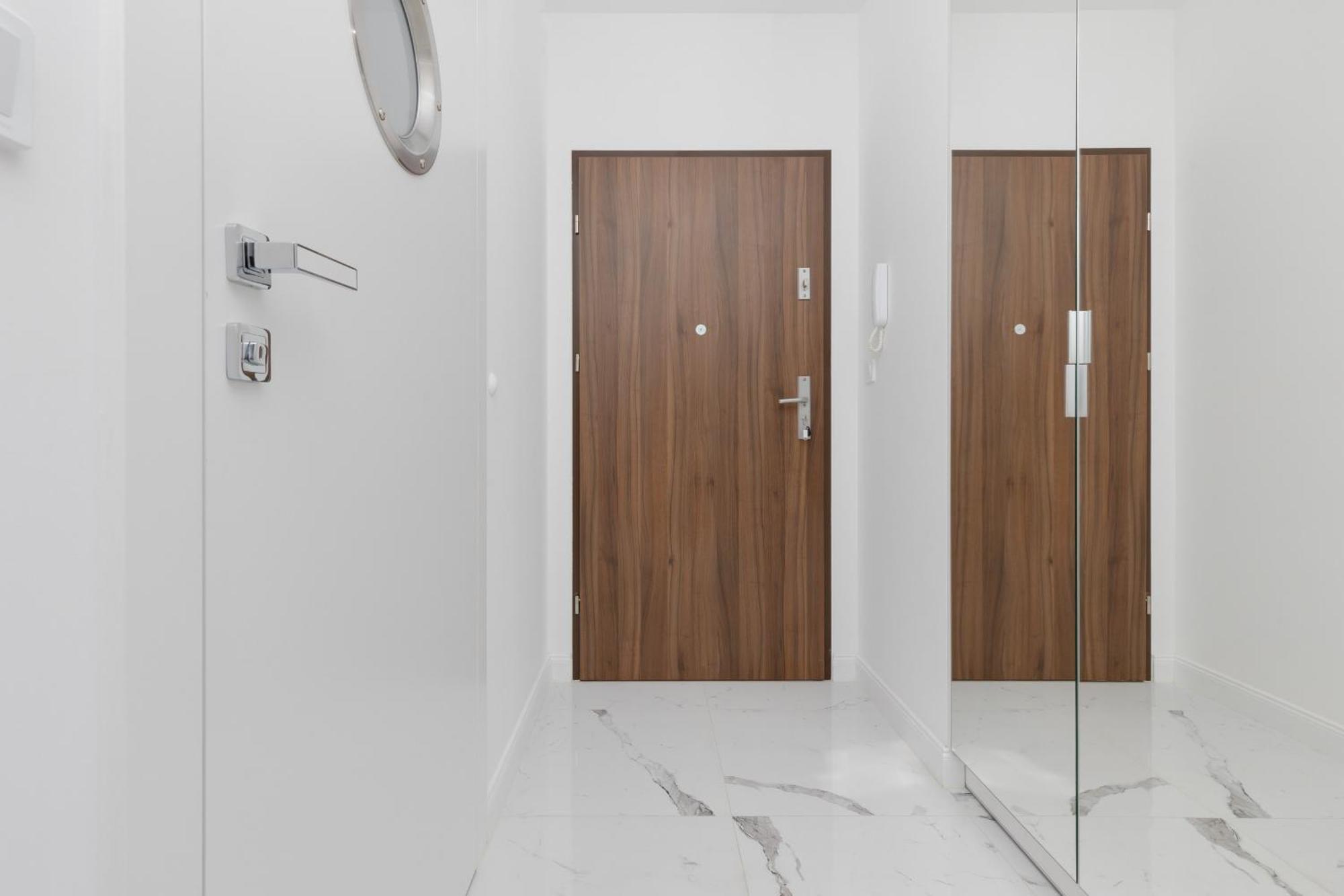 Elegant Apartments With Balcony & Parking Warsaw By Noclegi Renters Esterno foto