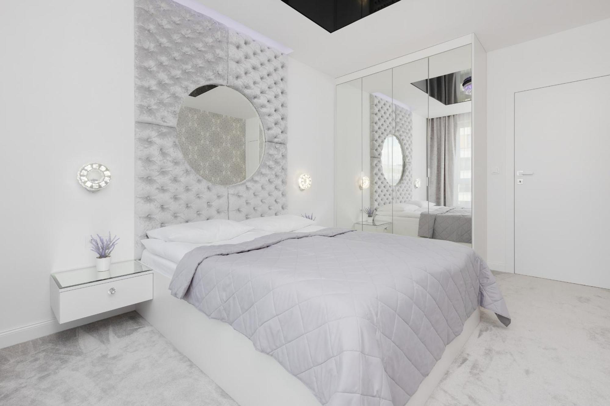 Elegant Apartments With Balcony & Parking Warsaw By Noclegi Renters Esterno foto