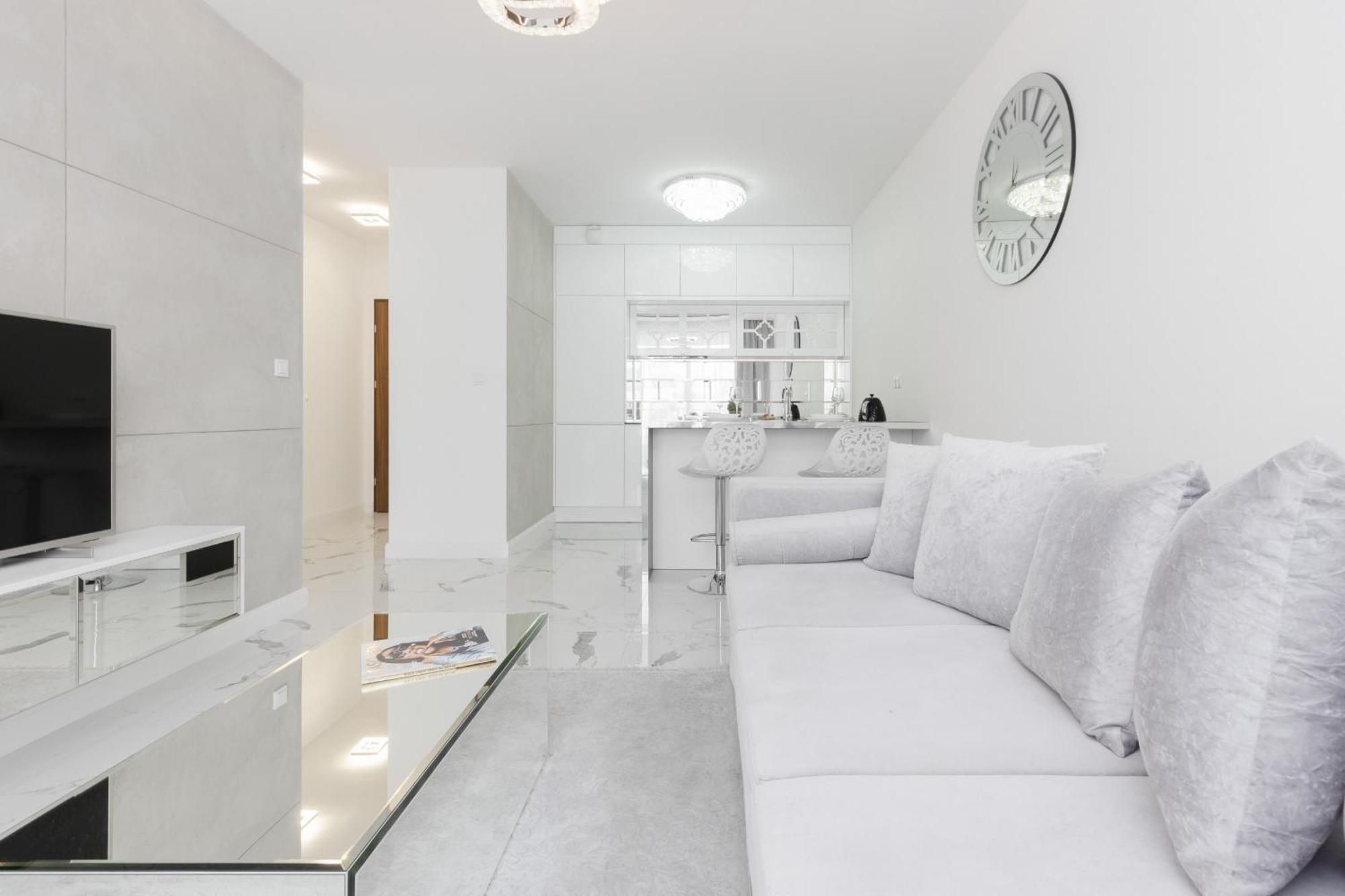 Elegant Apartments With Balcony & Parking Warsaw By Noclegi Renters Esterno foto